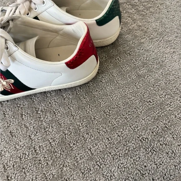 Gucci White Sneakers with Red and Green Stripes - Picture 4 of 7
